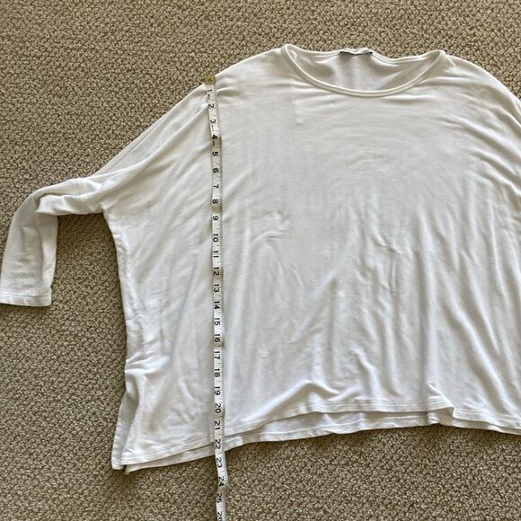 NEW Zara Asymmetrical Hem Slouchy White Crewneck Blouse Small Soft Stretch EUC - Picture 7 of 9